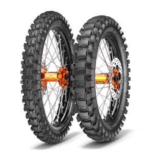 זוג צמיגי שטח מדגם MCE 360 עם סוליית טרקטור חזקה לאופנוע